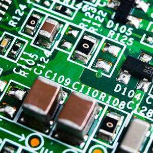 貼片電容能放大電路電壓？